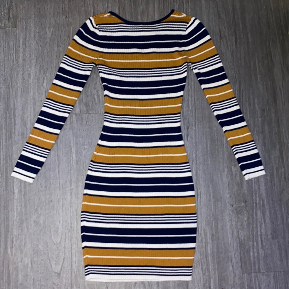 Dress - Picture 2 of 3
